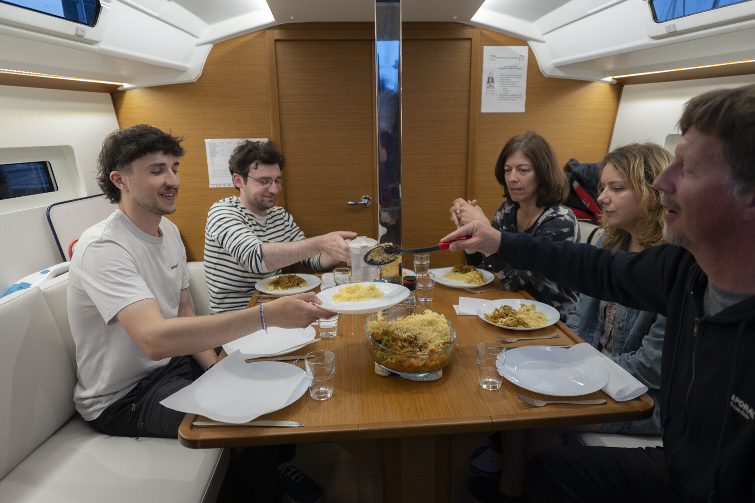 Vie d'équipage à bord d'un voilier de croisière